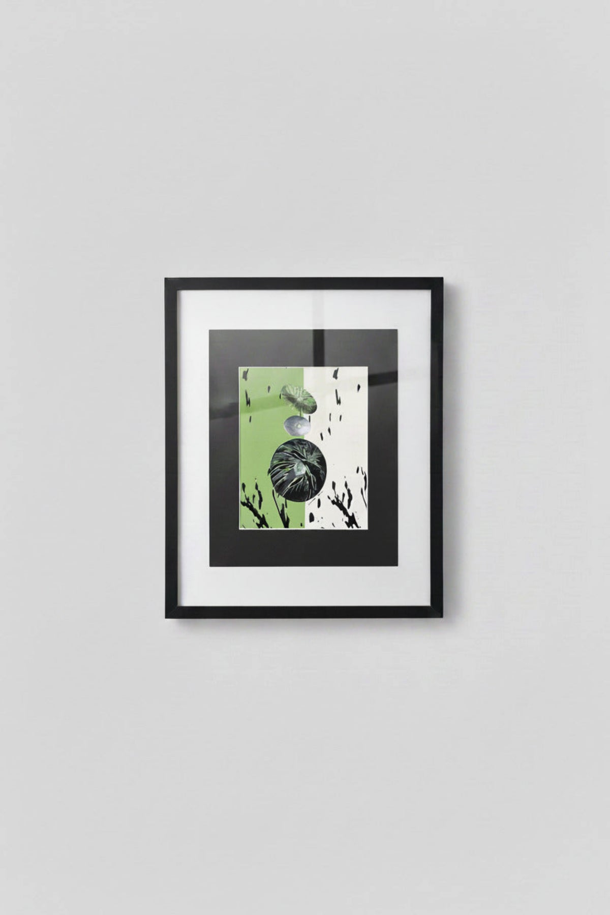 JAS-SIT-UP FRAMED WALL ARTWORK GREEN, BLACK, WHITE
