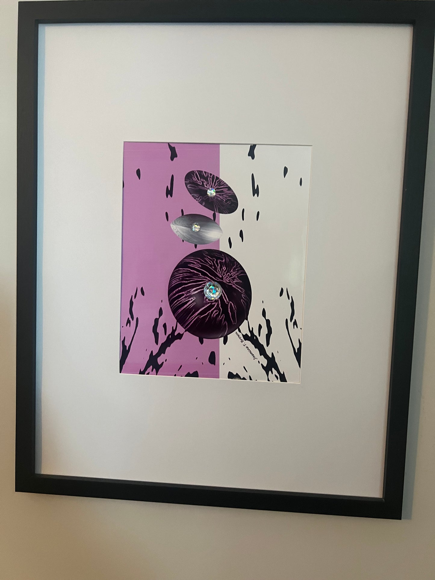 JAS-SIT-UP FRAMED WALL ARTWORK PINK, BLACK, WHITE