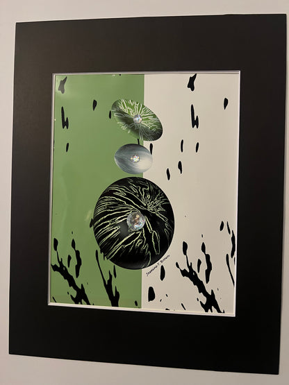 JAS-SIT-UP FRAMED WALL ARTWORK GREEN, BLACK, WHITE