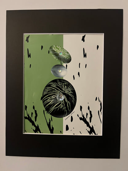 JAS-SIT-UP FRAMED WALL ARTWORK GREEN, BLACK, WHITE