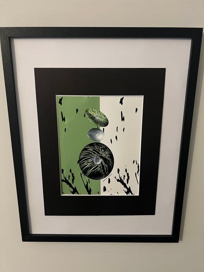 JAS-SIT-UP FRAMED WALL ARTWORK GREEN, BLACK, WHITE