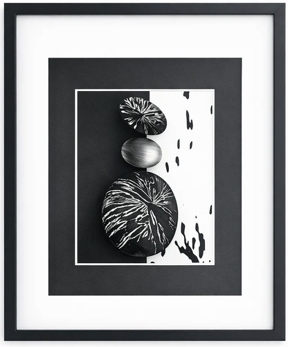 JAS-SIT-UP FRAMED WALL ARTWORK BLACK & WHITE